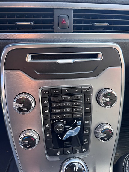 Volvo XC70 10 of 18