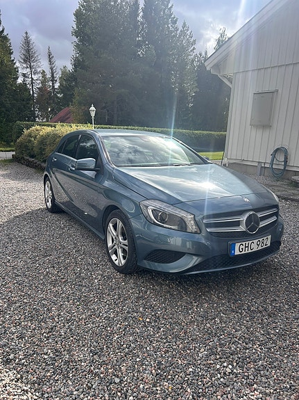 Mercedes-Benz A180 3 of 10