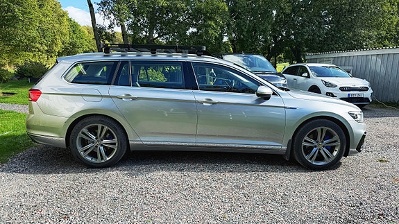 Volkswagen Passat 4 of 14