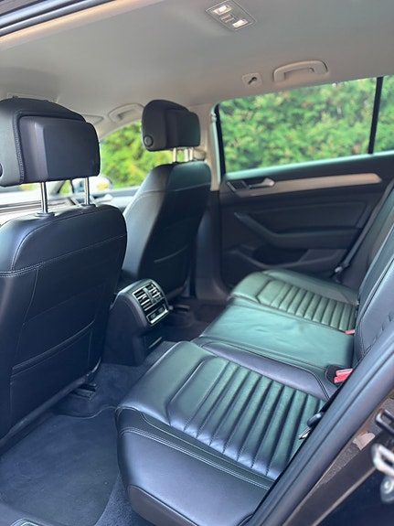 Volkswagen Passat Alltrack 5 of 8