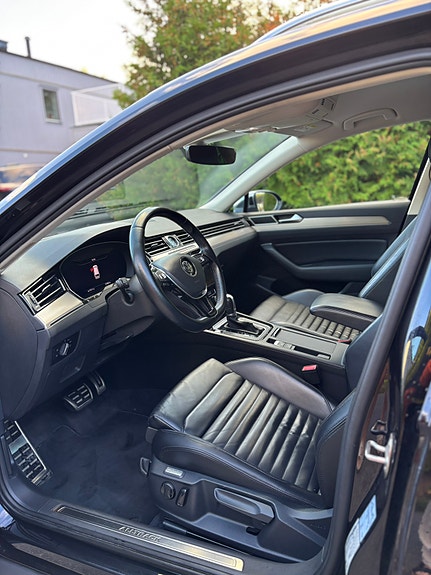 Volkswagen Passat Alltrack 4 of 8