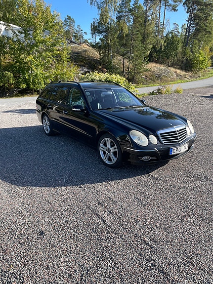 Mercedes-Benz E220 4 of 10