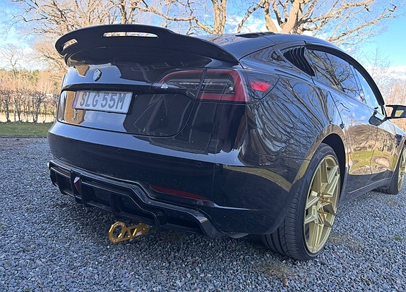 Tesla Model 3 3 of 10