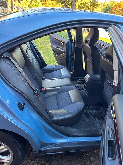 Volvo S60 8 of 11
