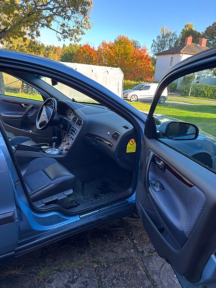 Volvo S60 7 of 11