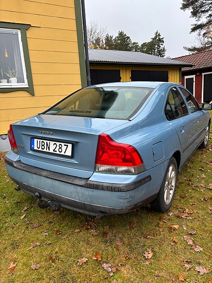 Volvo S60 3 of 11