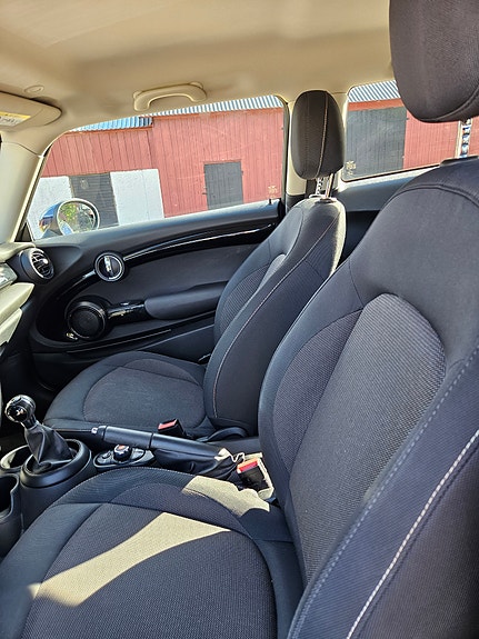 MINI Cooper 6 of 9