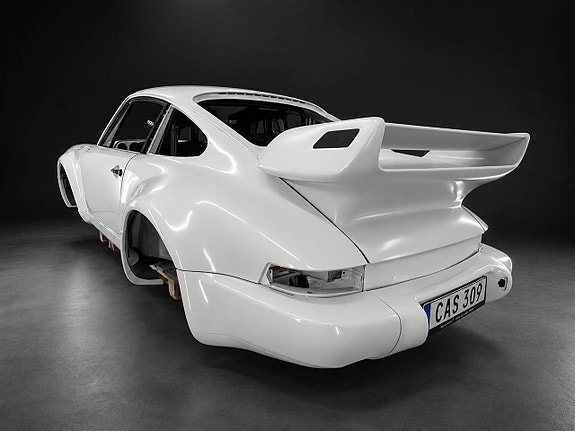 Porsche 911 Turbo 2 of 26