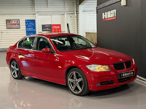 BMW 330xd 2 of 11