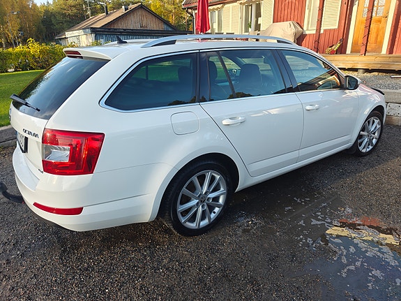 Skoda Octavia 3 of 6
