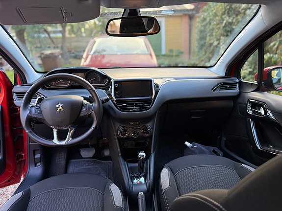 Peugeot 208 7 of 8