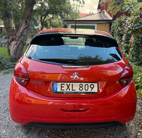 Peugeot 208 5 of 8