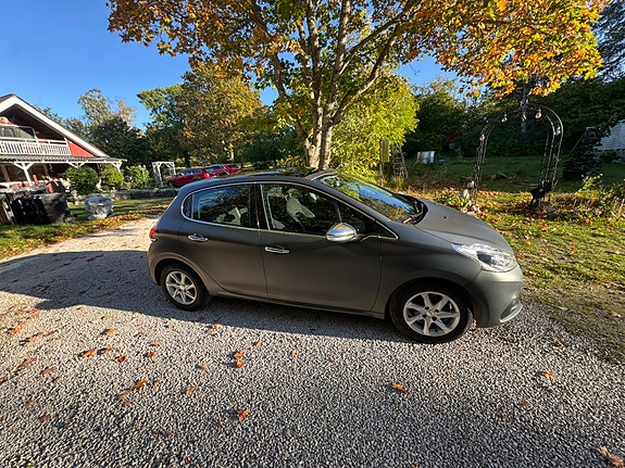 Peugeot 208 5 of 11