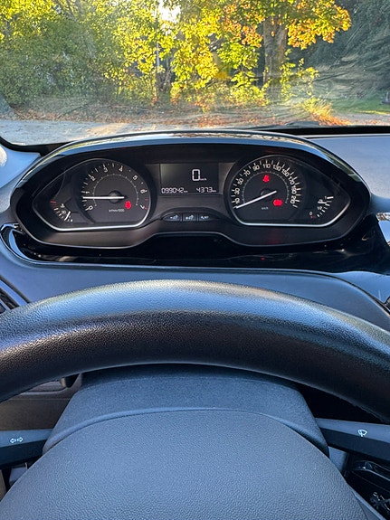 Peugeot 208 10 of 11