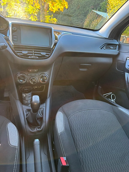 Peugeot 208 9 of 11
