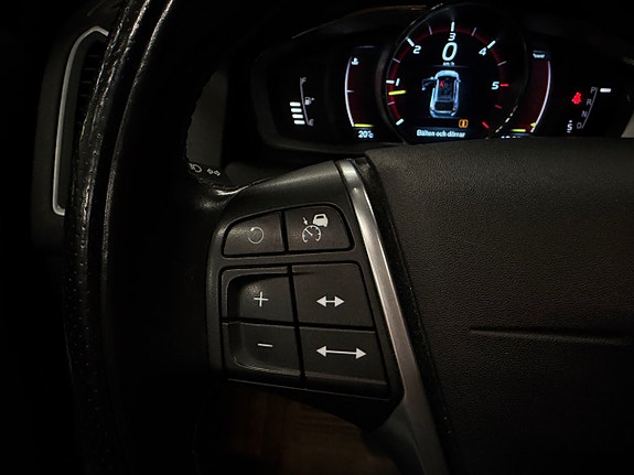 Volvo XC60 15 of 24