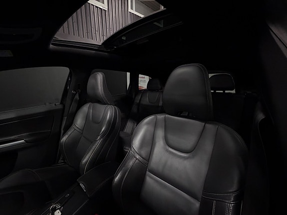 Volvo XC60 12 of 24