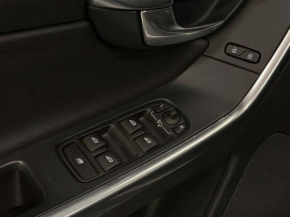 Volvo XC60 11 of 24