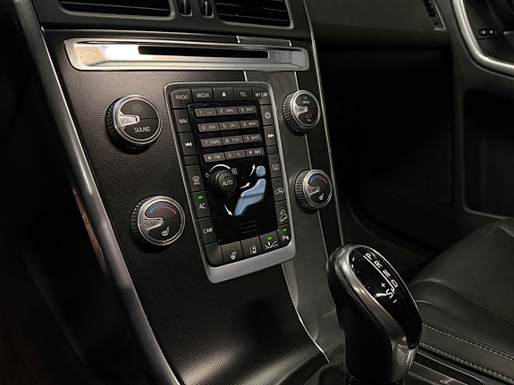 Volvo XC60 18 of 24