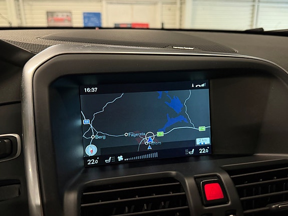 Volvo XC60 13 of 24