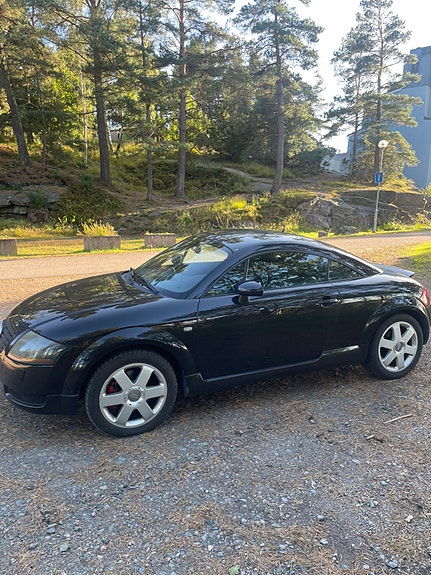 Audi TT 5 of 7