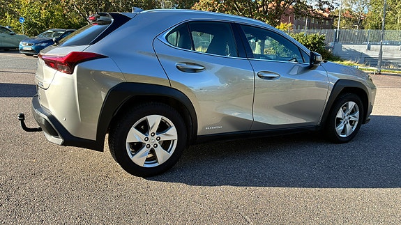 Lexus UX250h 21 of 21