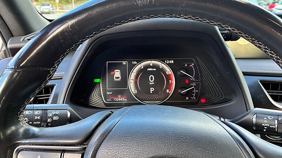 Lexus UX250h 16 of 21