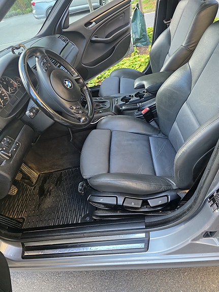 BMW 320i 7 of 8