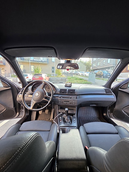 BMW 320i 6 of 8