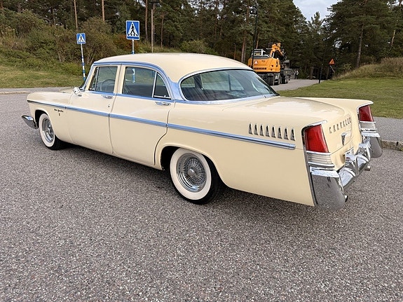 Chrysler New Yorker 3 of 16