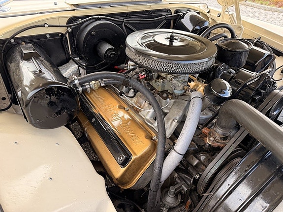Chrysler New Yorker 12 of 16