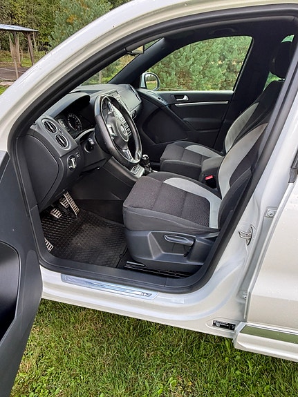 Volkswagen Tiguan 4 of 5
