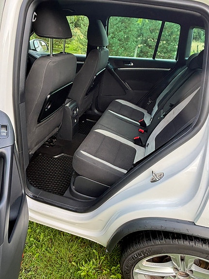 Volkswagen Tiguan 3 of 5
