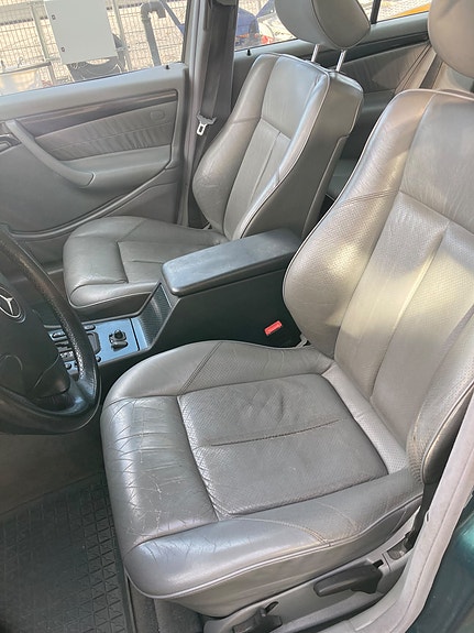 Mercedes-Benz C280 9 of 11