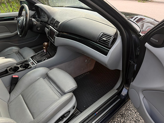 BMW 330i 11 of 19