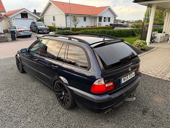 BMW 330i 5 of 19