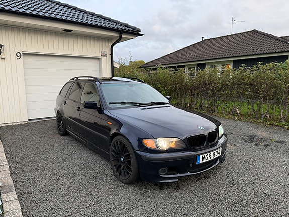 BMW 330i 2 of 19