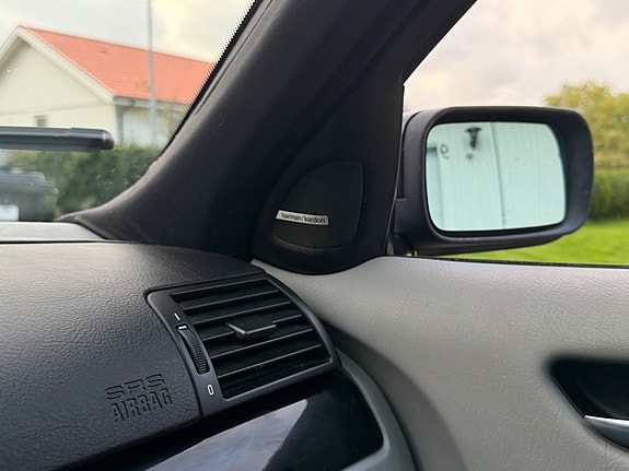 BMW 330i 15 of 19