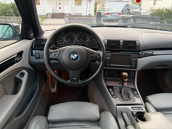 BMW 330i 10 of 19