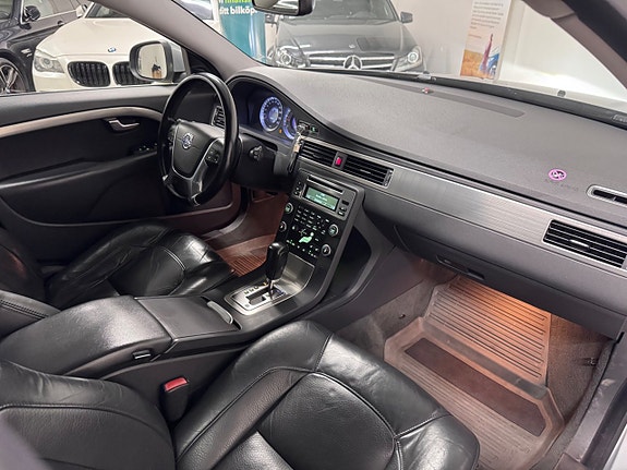 Volvo V70 21 of 24