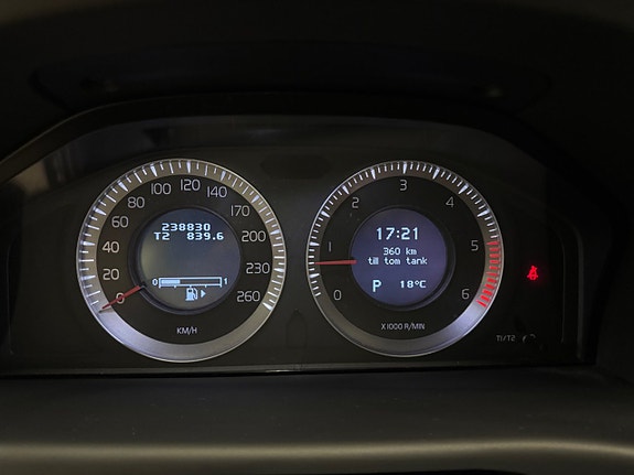 Volvo V70 16 of 24