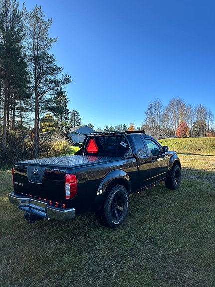 Nissan Navara 2 of 8