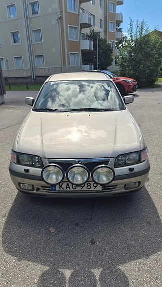 Mazda 626 2 of 9