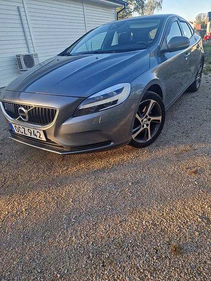 Volvo V40 6 of 12