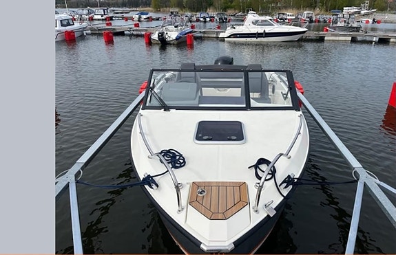 Uttern D59 Premium Edition m. Mercury 150hp och massa tillbehör 2 of 14
