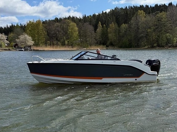 Uttern D59 Premium Edition m. Mercury 150hp och massa tillbehör 3 of 14