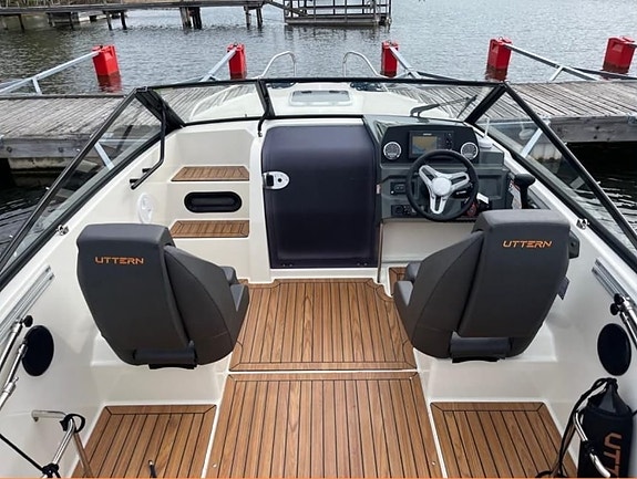 Uttern D59 Premium Edition m. Mercury 150hp och massa tillbehör 8 of 14