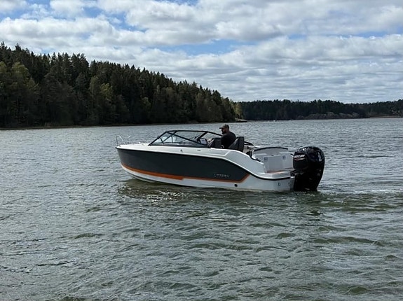 Uttern D59 Premium Edition m. Mercury 150hp och massa tillbehör 4 of 14