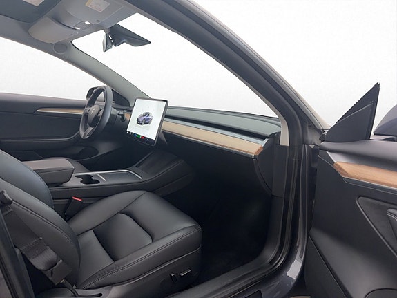 Tesla Model 3 12 of 30