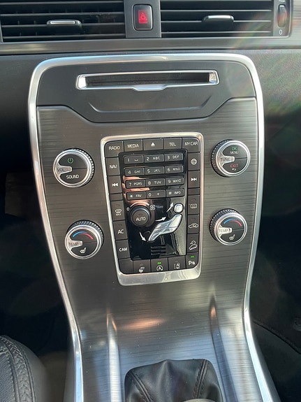 Volvo XC70 8 of 10